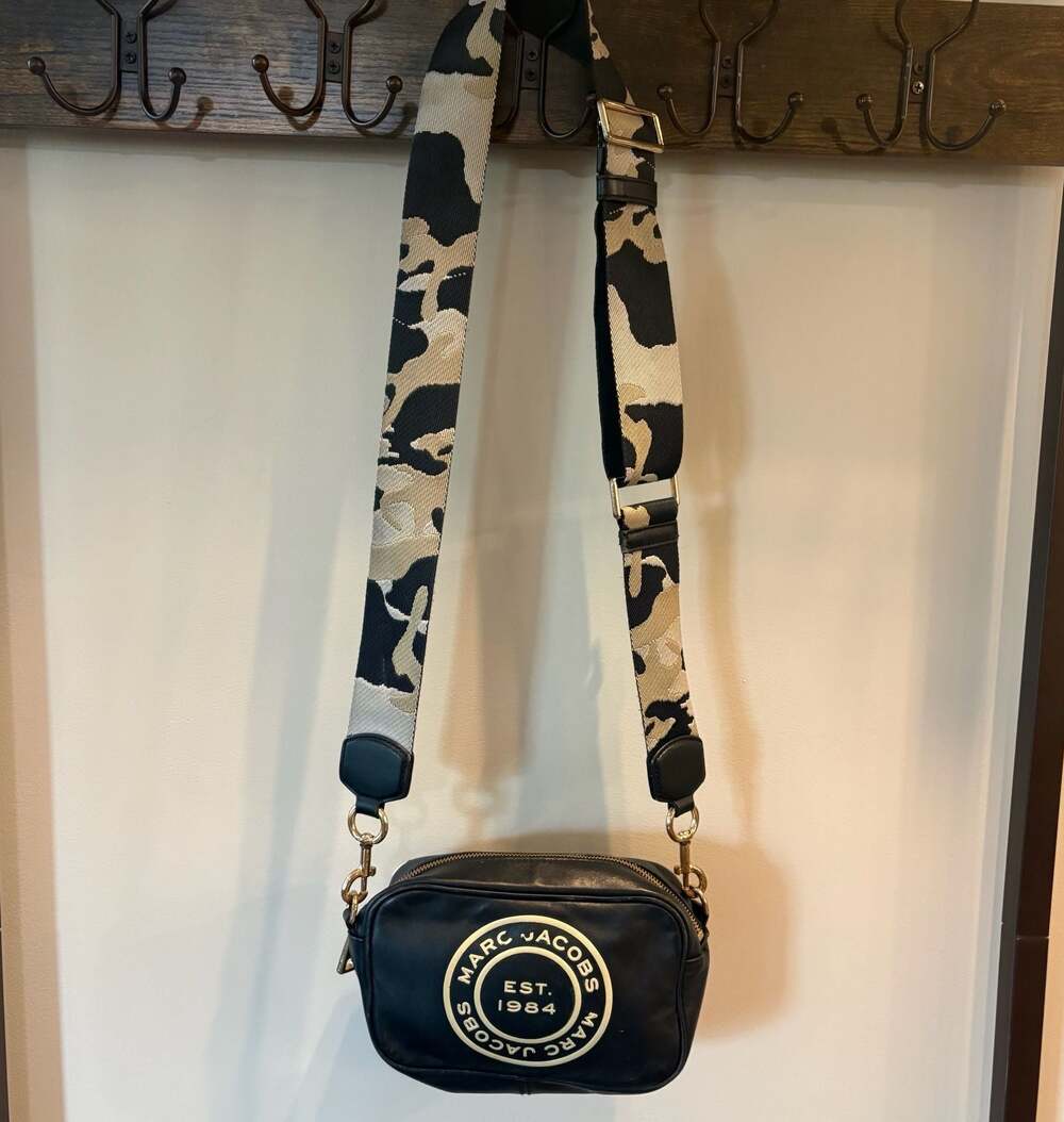 Marc Jacobs Flash Leather Crossbody Bag Black Logo Strap